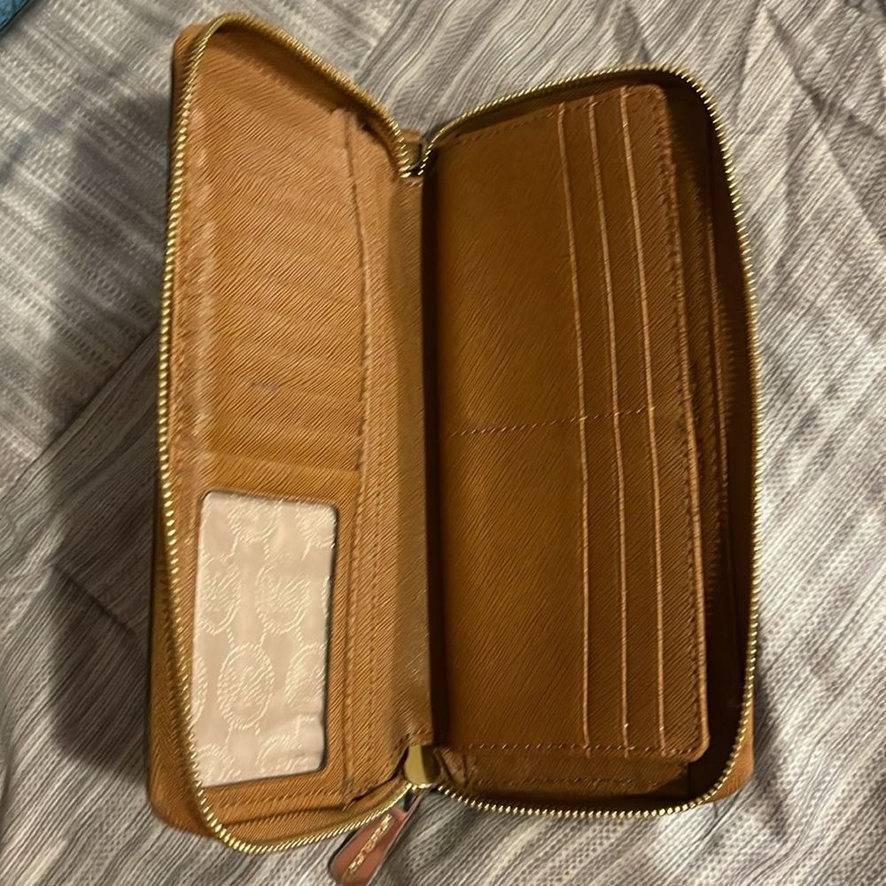 Wallet - Picture 2 of 3